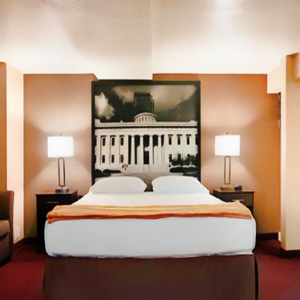Super 8 By Wyndham Millbury/Toledo Hotel Exterior photo